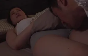 3 ngày chồng yêu đi công chuyện, vợ yêu ở nhà nữa đêm bị bố chồng yêu mò vào phòng
